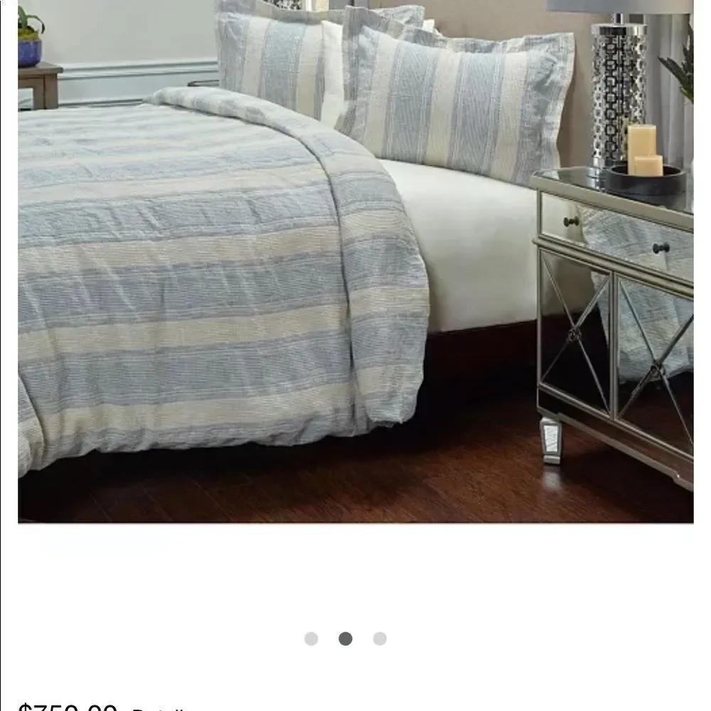 NWT 98” X 98” Queen Duvet